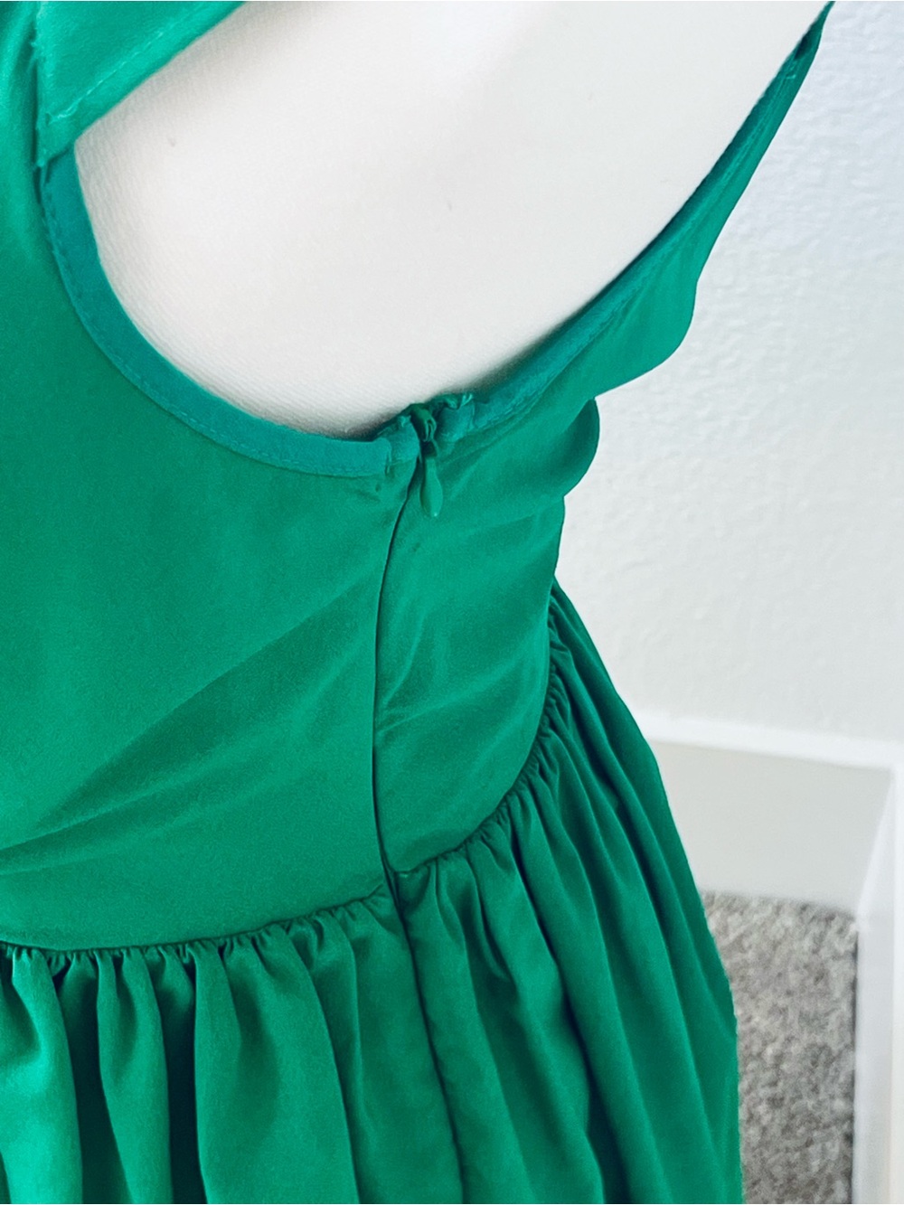 Ark & Co Emerald Green V‑Neck Sleeveless Skater Dress - Picture 5 of 7